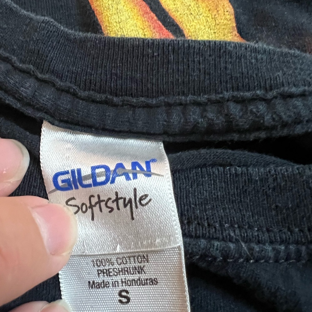 Taylor Swift’s 2013 The Red Tour Black T-Shirt Size Small - Picture 5 of 5